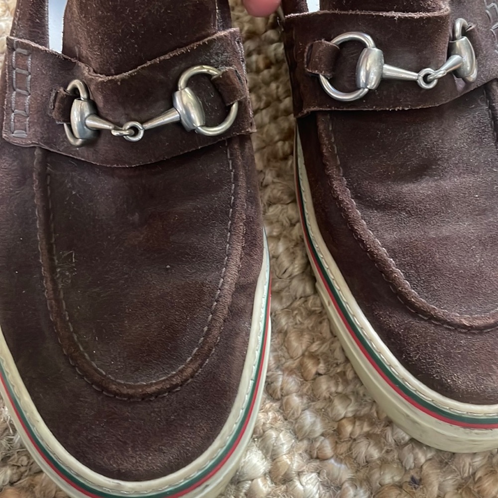 Men’s size 10 suede Gucci loafers 💕